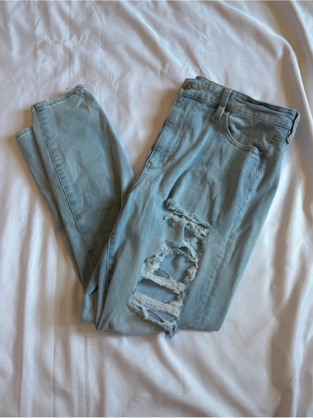 American Eagle Outfitters Light Blue Ripped Skinny Jeans